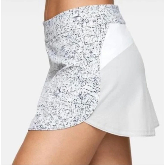 Outdoor Voices Pants - Outdoor Voices Skort size small white marble multicolor black white and grey